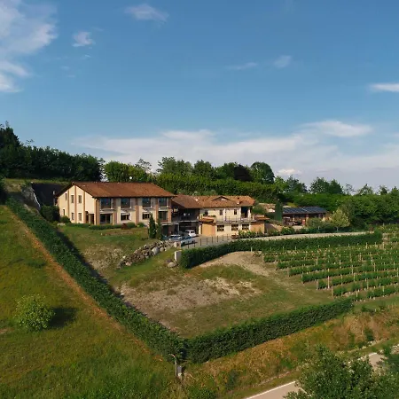 Alle Tre Colline Feriegård *