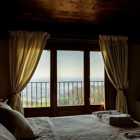 Alle Tre Colline Фермерский дом