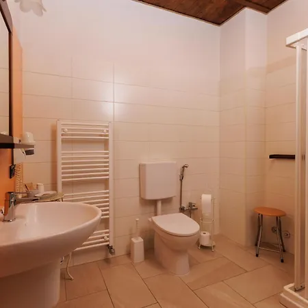 Alle Tre Colline Feriegård *