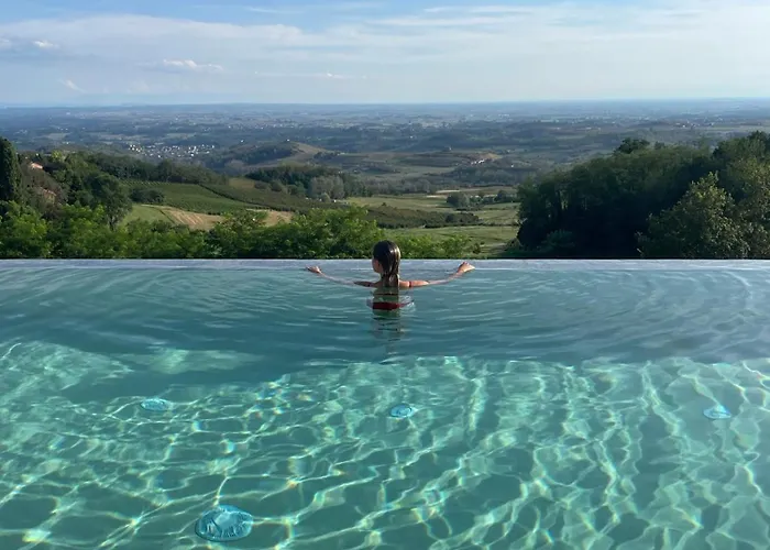 Alle Tre Colline Alloggio per agriturismo Albugnano